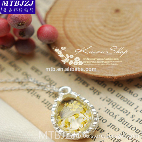 Manufacturer Crystal Liquid Epoxy Casting Resin for Necklaec Making